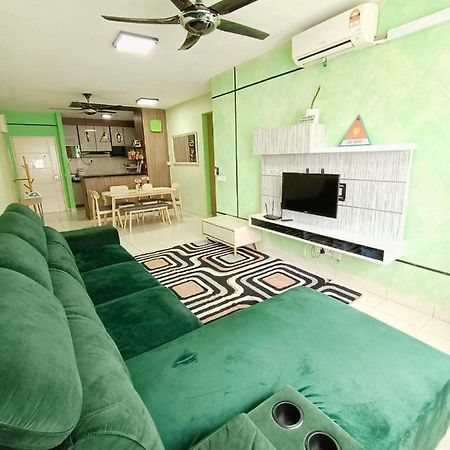 Nena Homestay Setia Alam, Air Conditioned, High Speed Internet Shah Alam Exterior photo