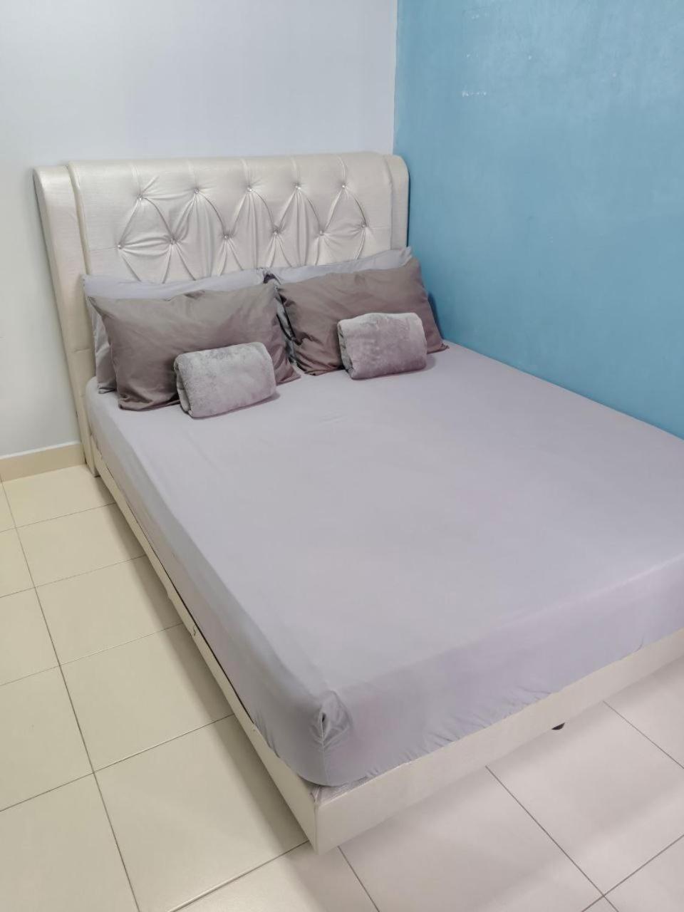 Nena Homestay Setia Alam, Air Conditioned, High Speed Internet Shah Alam Exterior photo